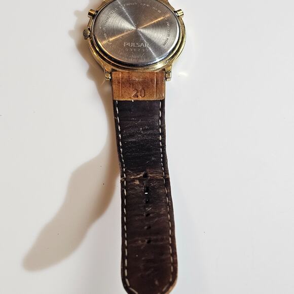 Lot of Vintage Watches Pulsar Seko Swiss Army and Speidel Band for Parts/Repair - Picture 14 of 16